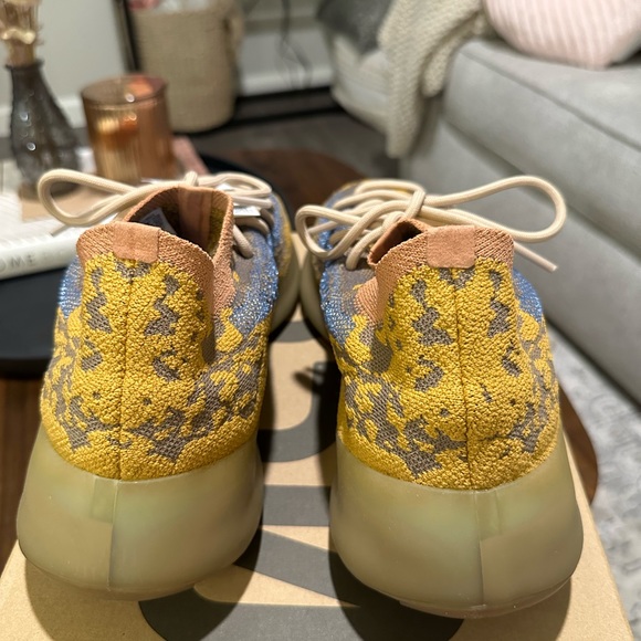 Yeezy Boost 380’s - BRAND NEW, never worn! - Picture 4 of 6